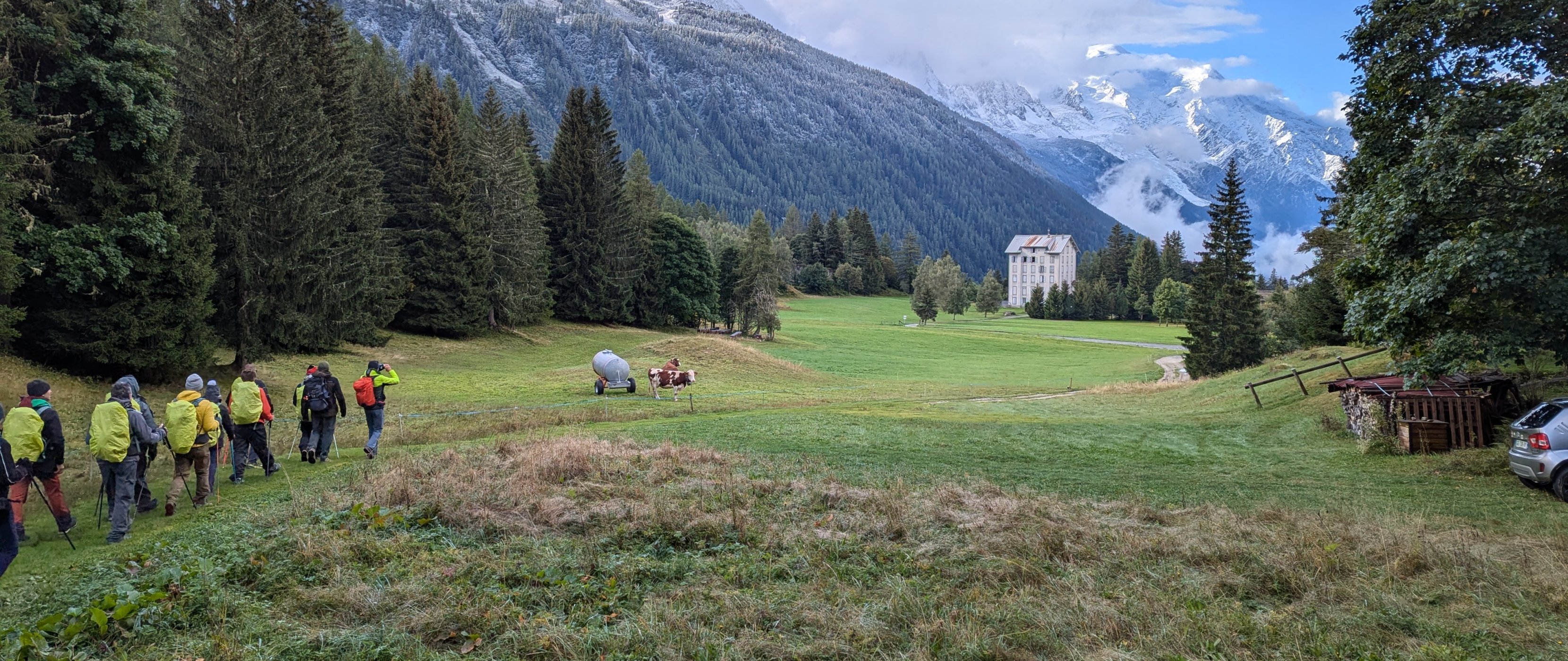 Photo de la sortie de patients et patientes en cardiologie des HUG en octobre 2024 autour du Mont Blanc